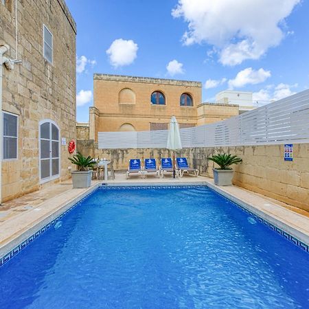 Girardu Holiday Home Виктория Экстерьер фото