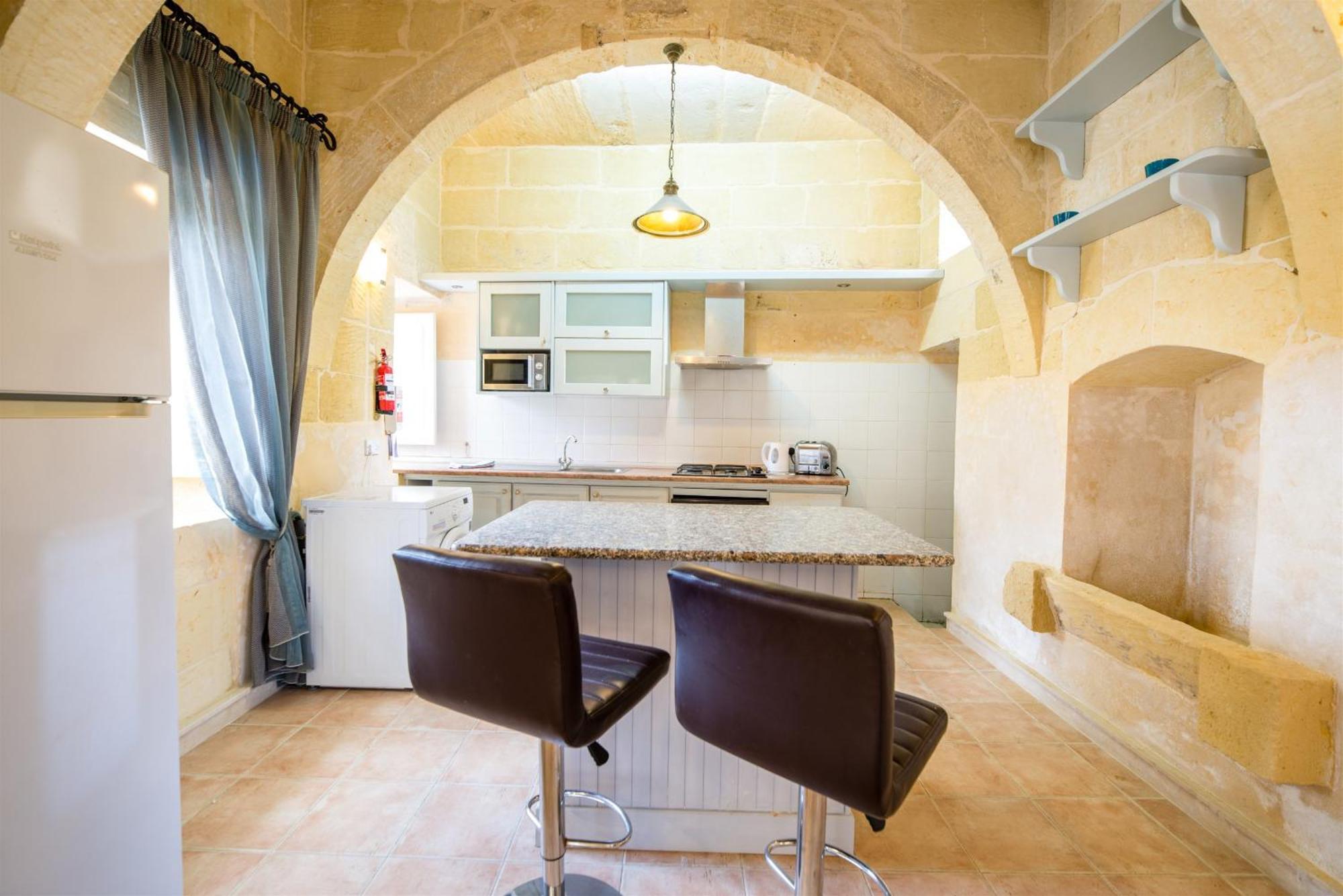 Girardu Holiday Home Виктория Экстерьер фото