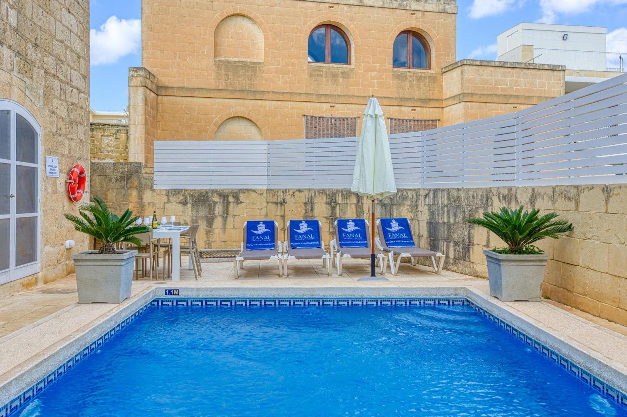 Girardu Holiday Home Виктория Экстерьер фото