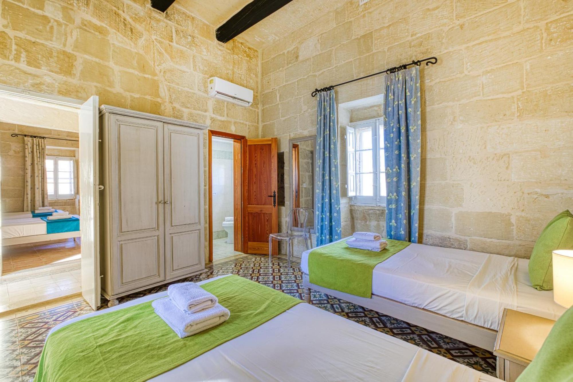 Girardu Holiday Home Виктория Экстерьер фото