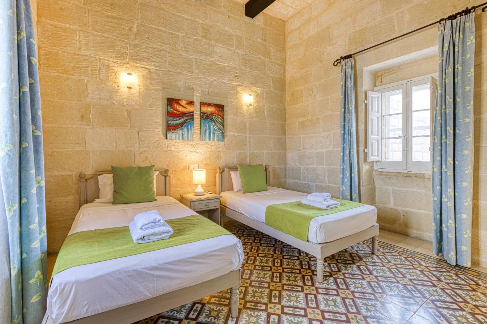 Girardu Holiday Home Виктория Экстерьер фото