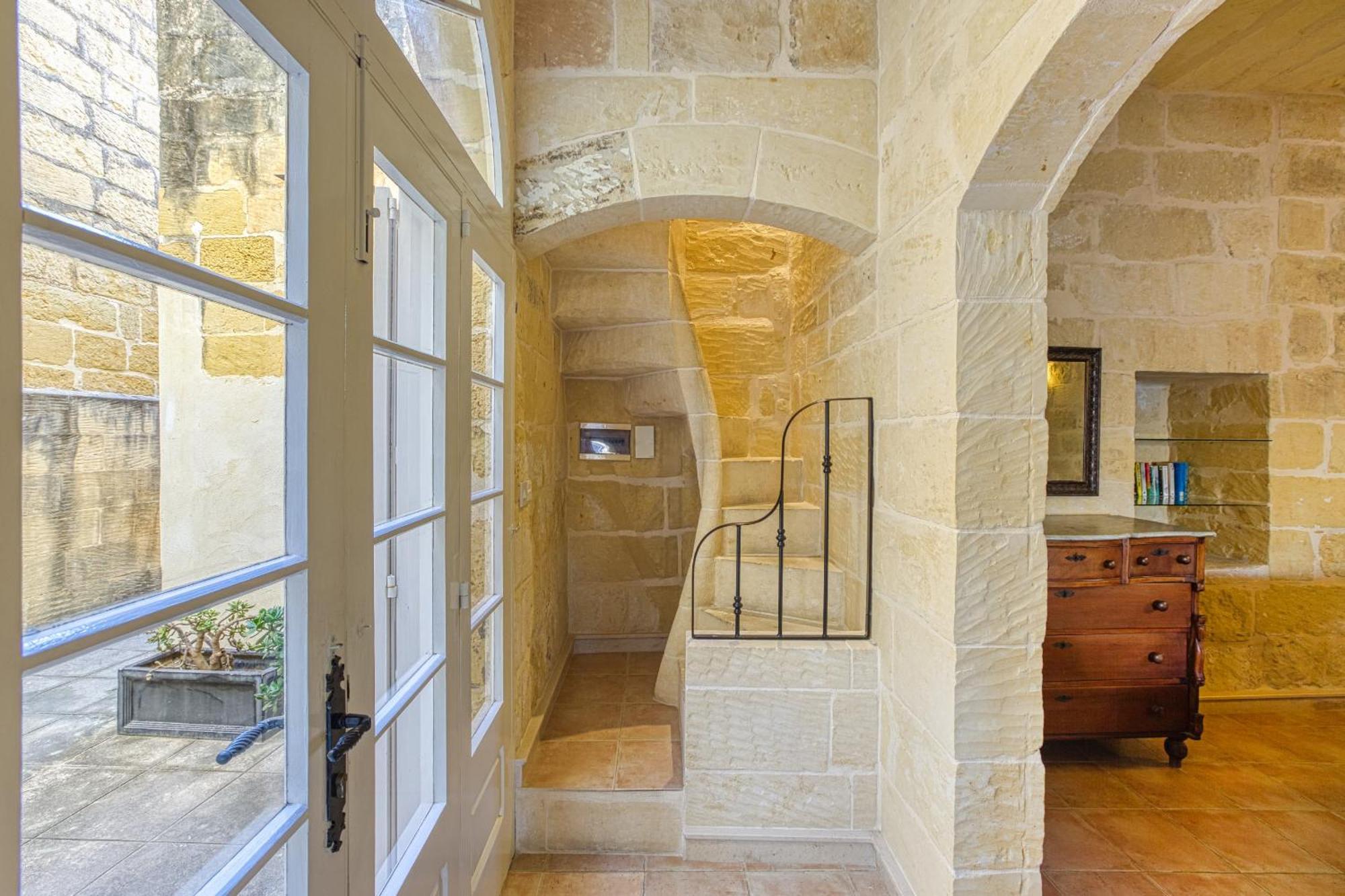 Girardu Holiday Home Виктория Экстерьер фото