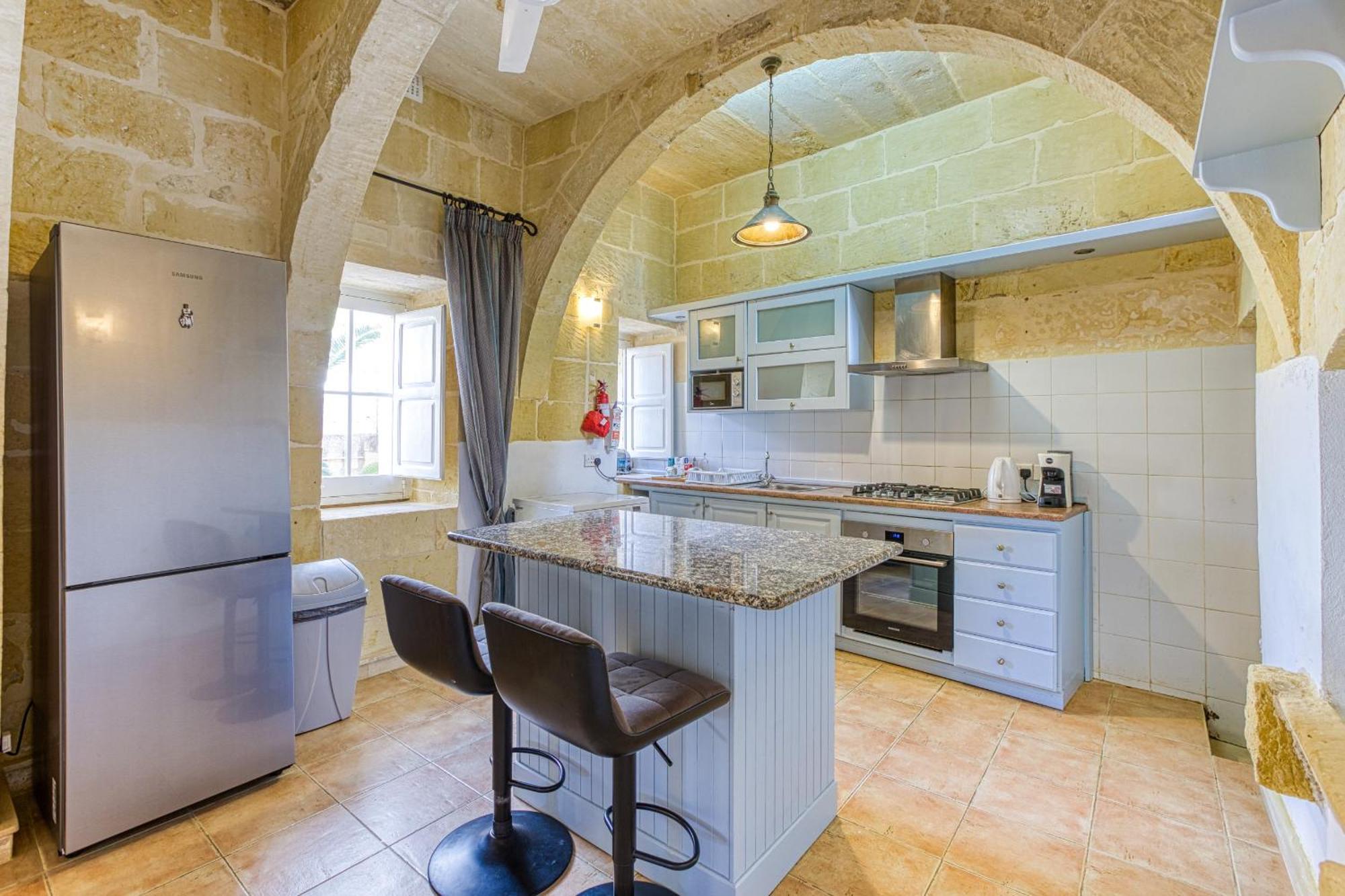 Girardu Holiday Home Виктория Экстерьер фото