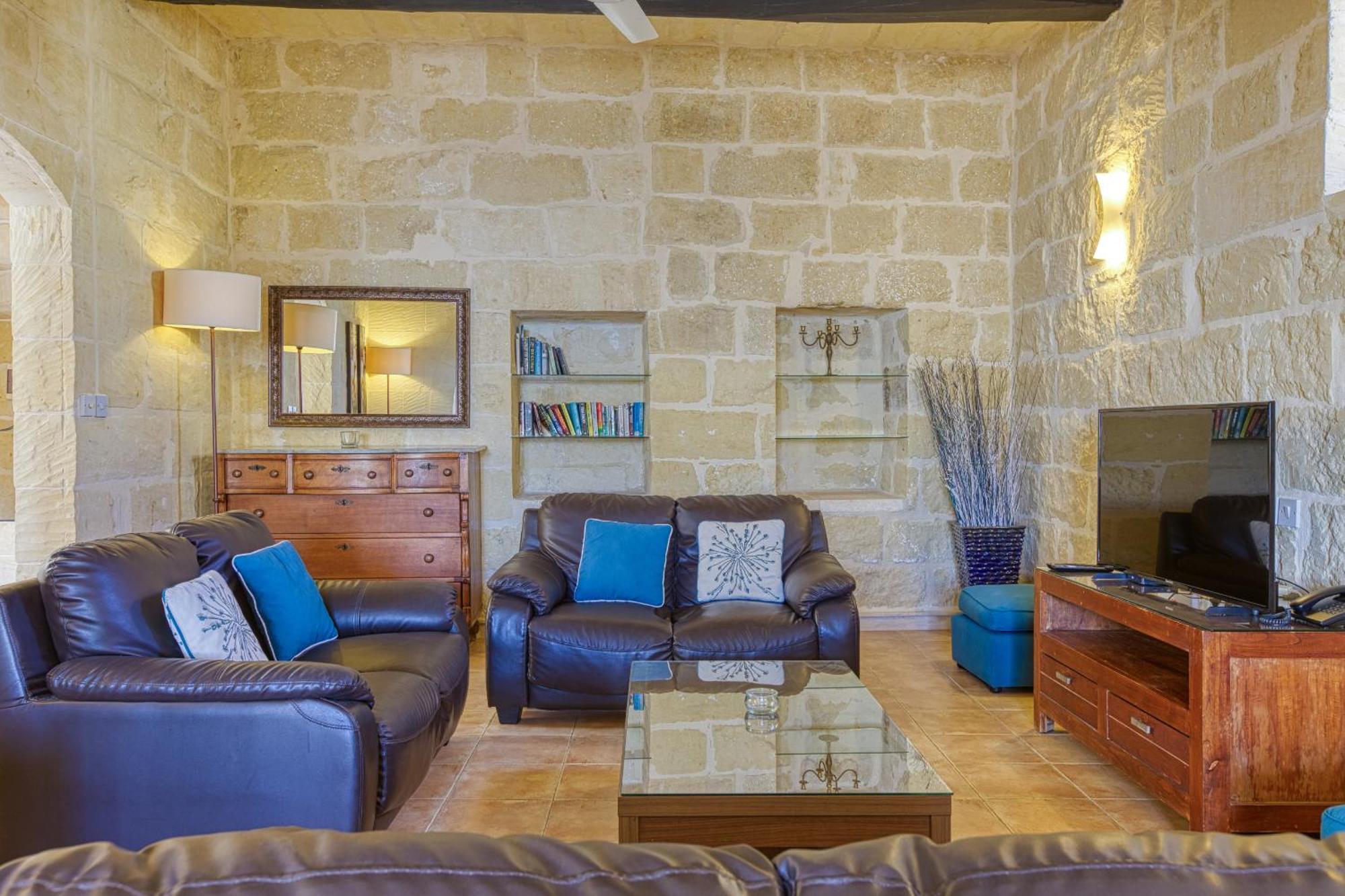Girardu Holiday Home Виктория Экстерьер фото