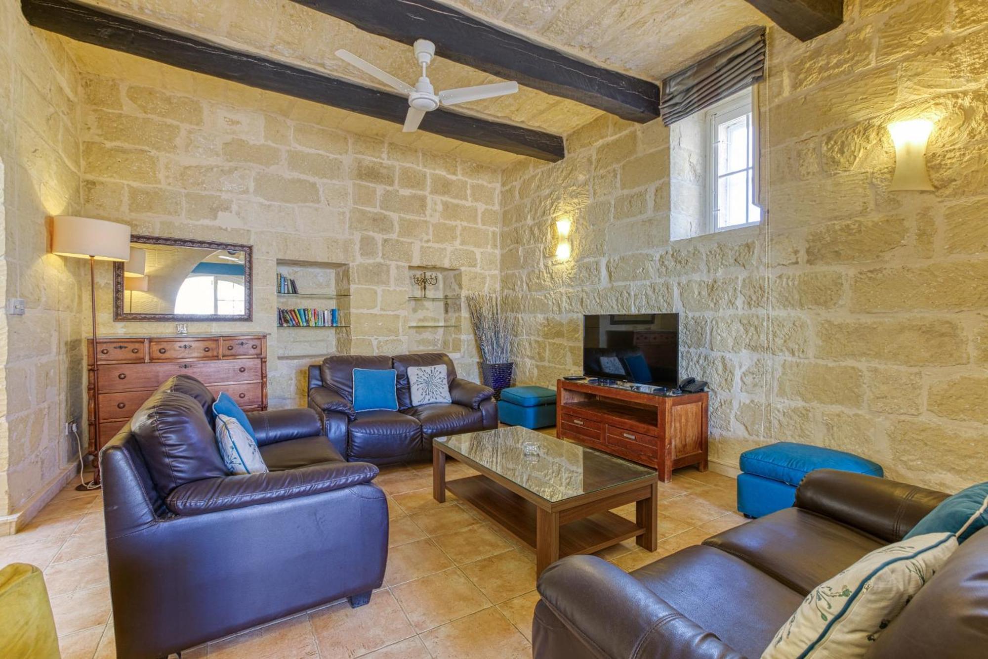 Girardu Holiday Home Виктория Экстерьер фото