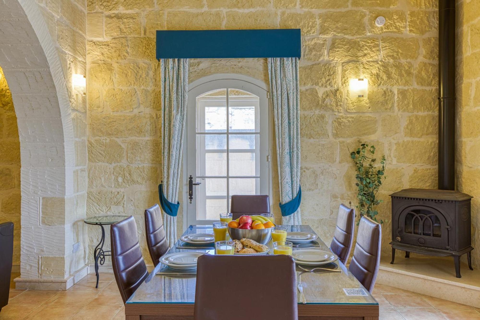 Girardu Holiday Home Виктория Экстерьер фото