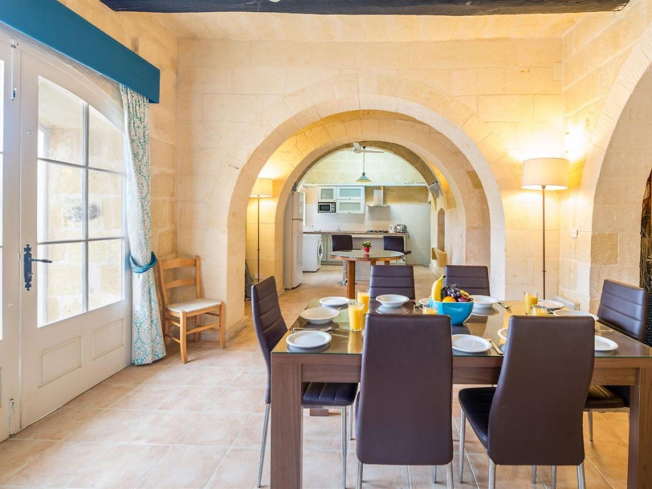 Girardu Holiday Home Виктория Экстерьер фото